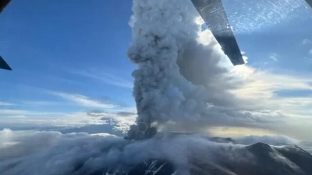 Kamçatka'da 8,8'lik depremin ardından 500 yıldır uyuyan yanardağ harekete geçti