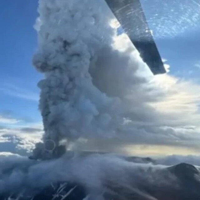 Kamçatka'da 8,8'lik depremin ardından 500 yıldır uyuyan yanardağ harekete geçti