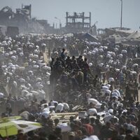 İsrail, yardım bekleyen Filistinlilere ateş açtı