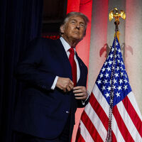 Trump: İki nükleer denizaltı gereken yere konuşlandırıldı
