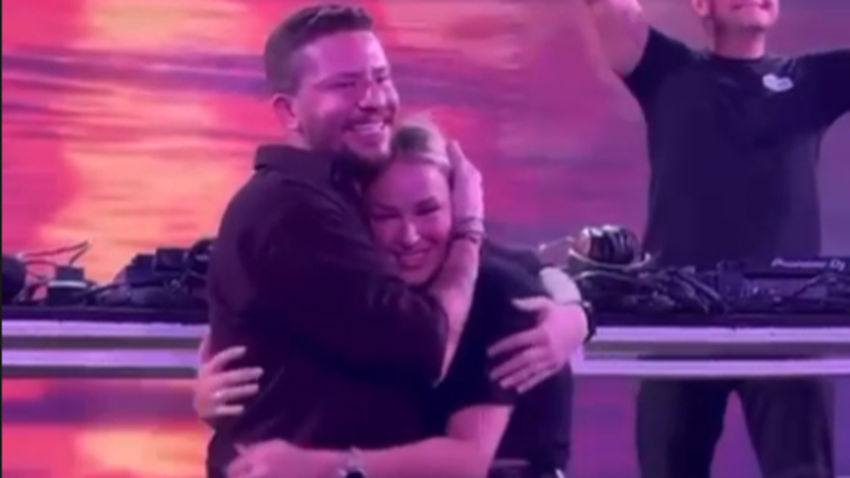 JLo'dan önce sahnede evlilik teklifi