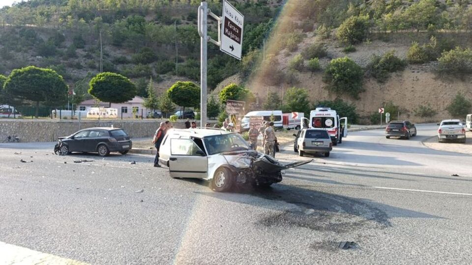 Gümüşhane'de zincirleme kaza: 7 yaralı