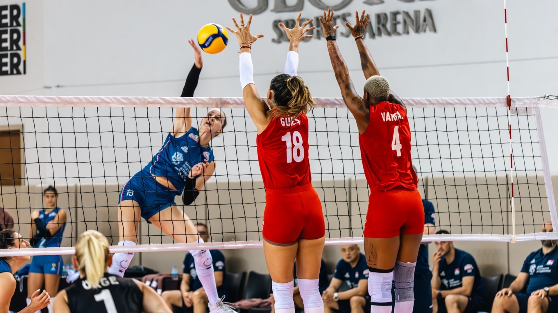 Filenin Sultanları Sırbistan'ı Devirdi: Voleybolda Muhteşem Zafer!