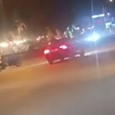 Hatay'da drift yapan sürücü, uyaranları bıçakla tehdit etti