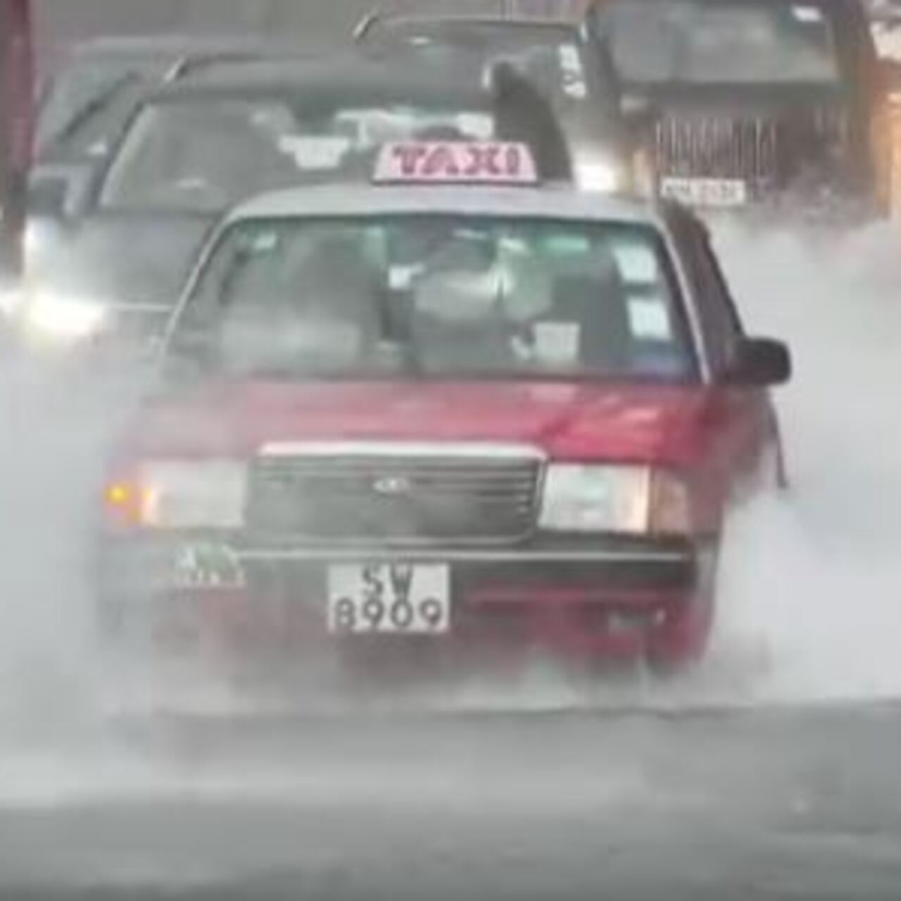 Hong Kong'da siyah alarm