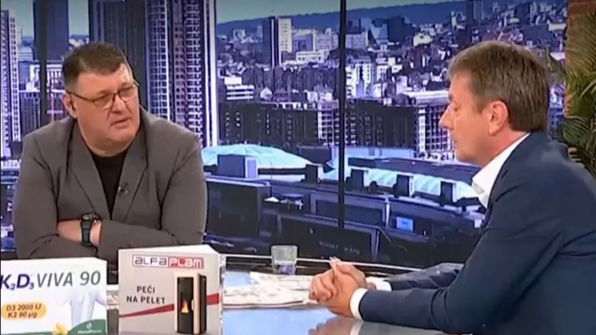 Şok Anlar: Sırp Bakan TV Canlı Yayınında Beyin Kanaması Geçirdi!