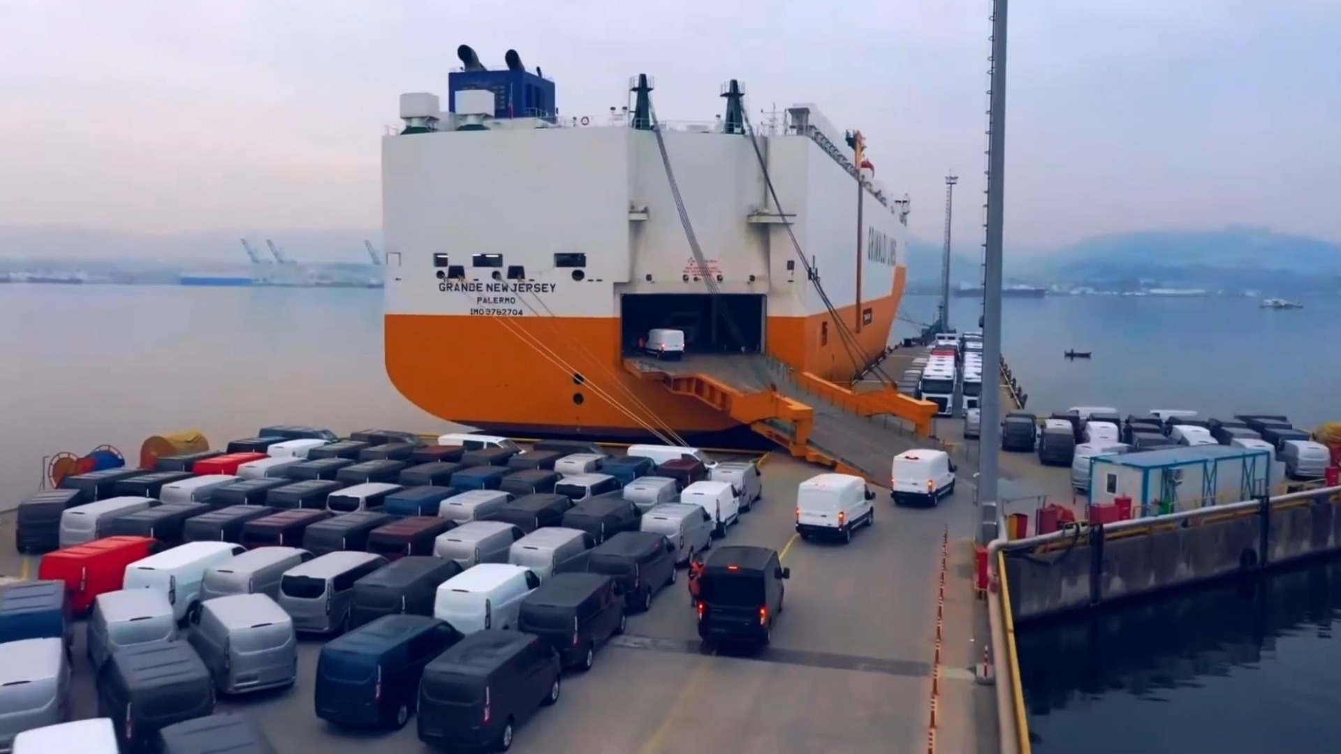Otomotiv İhracatında Patlama: Türkiye'nin Yıldızı Parlıyor!