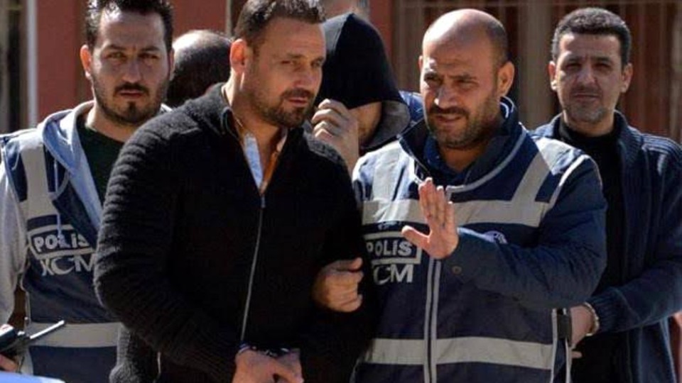 Öğrencisini başkalarının yerine sınava sokmuş!