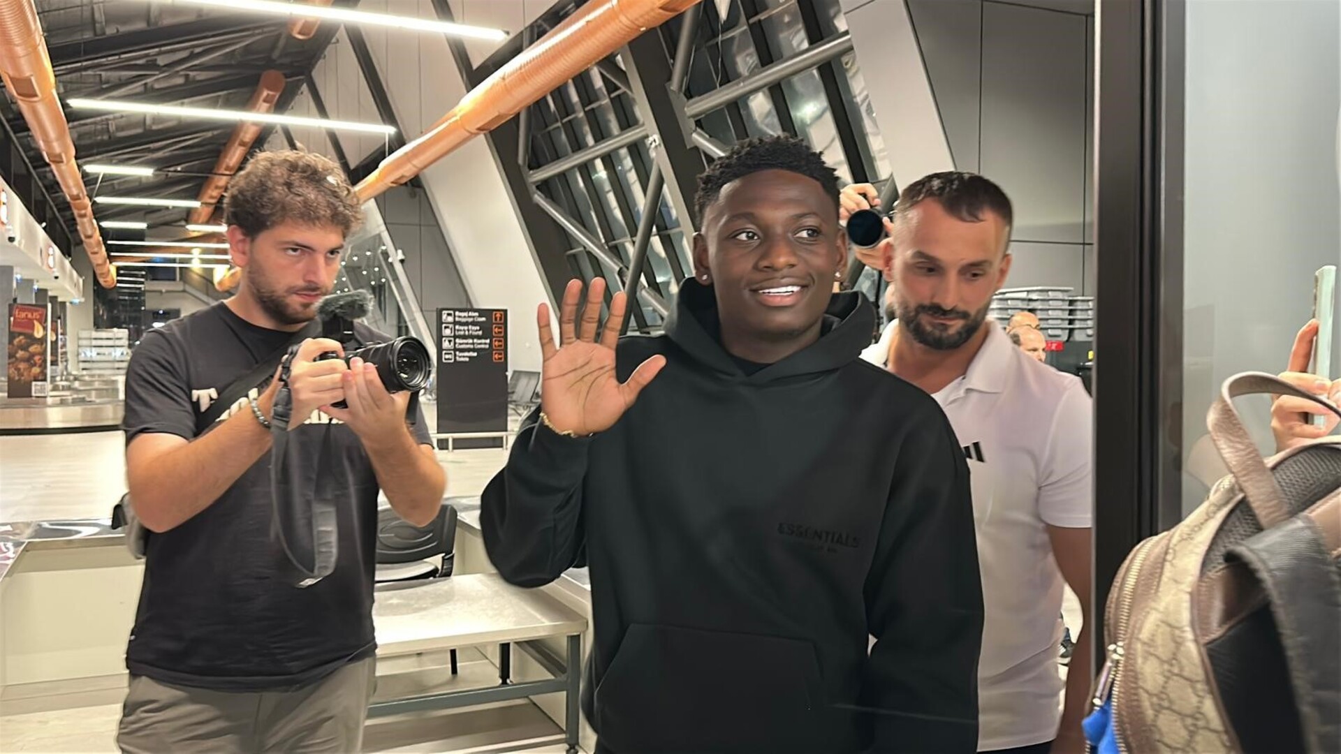 Trabzonspor'un Yeni Transferi Kazeem Olaigbe: Genç Yetenek Karadeniz'e Geliyor!