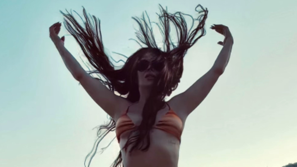 Simge Sağın'ın tatili