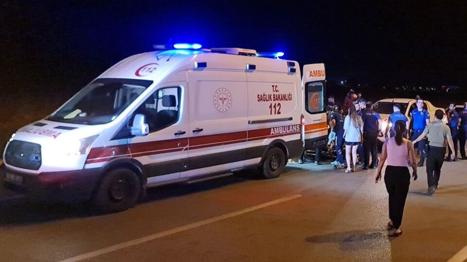 Otomobil tarlaya devrildi: 1 ölü, 1 yaralı