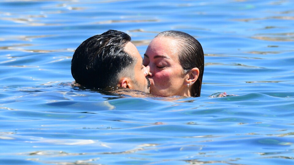 Denizde aşk tazelediler