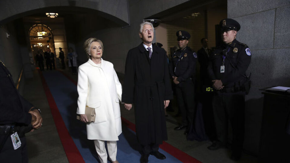 Clinton çifti ifadeye çağrıldı