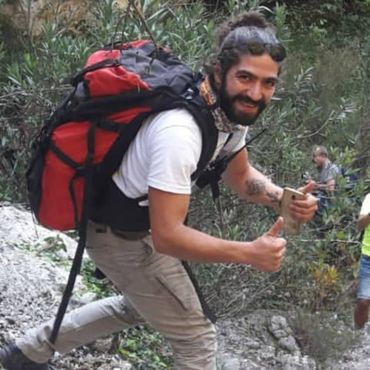 Denize atlarken boynu kırıldı!