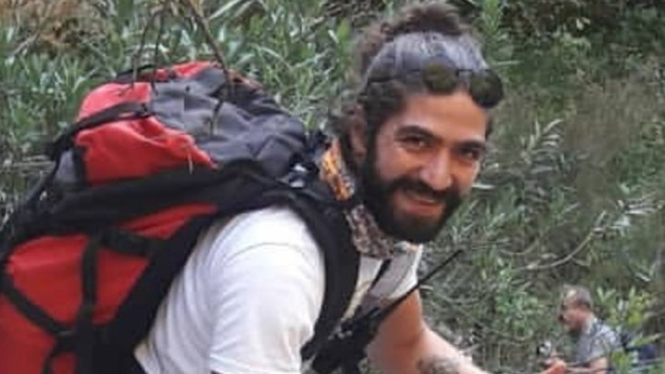 Denize atlarken boynu kırıldı!