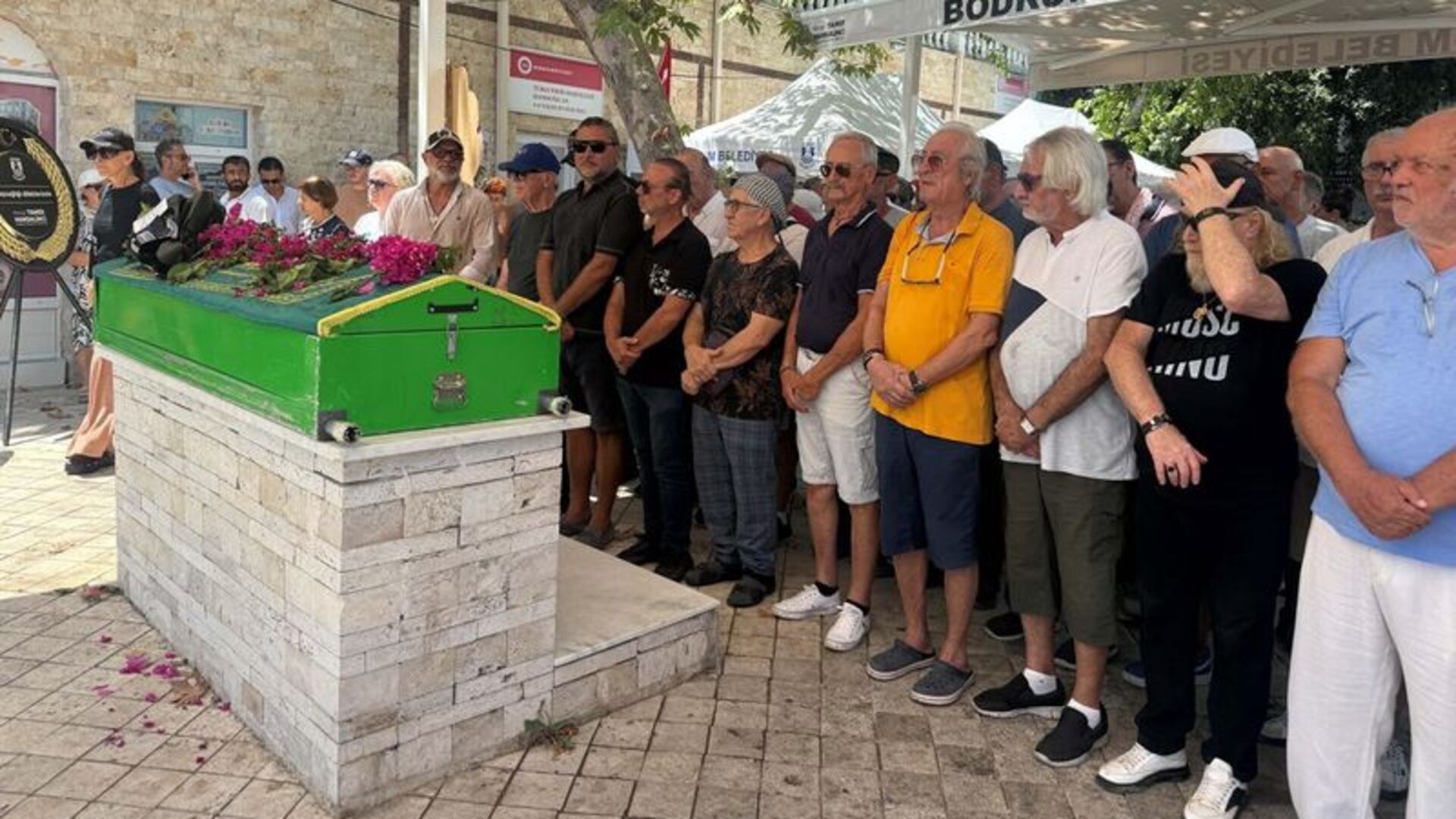 Ünlü Oyuncu Selçuk Alagöz'ün Acı Kaybı: Cenazesi İstanbul'a Uğurlandı