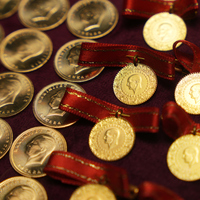 Altın fiyatları hafif geriledi