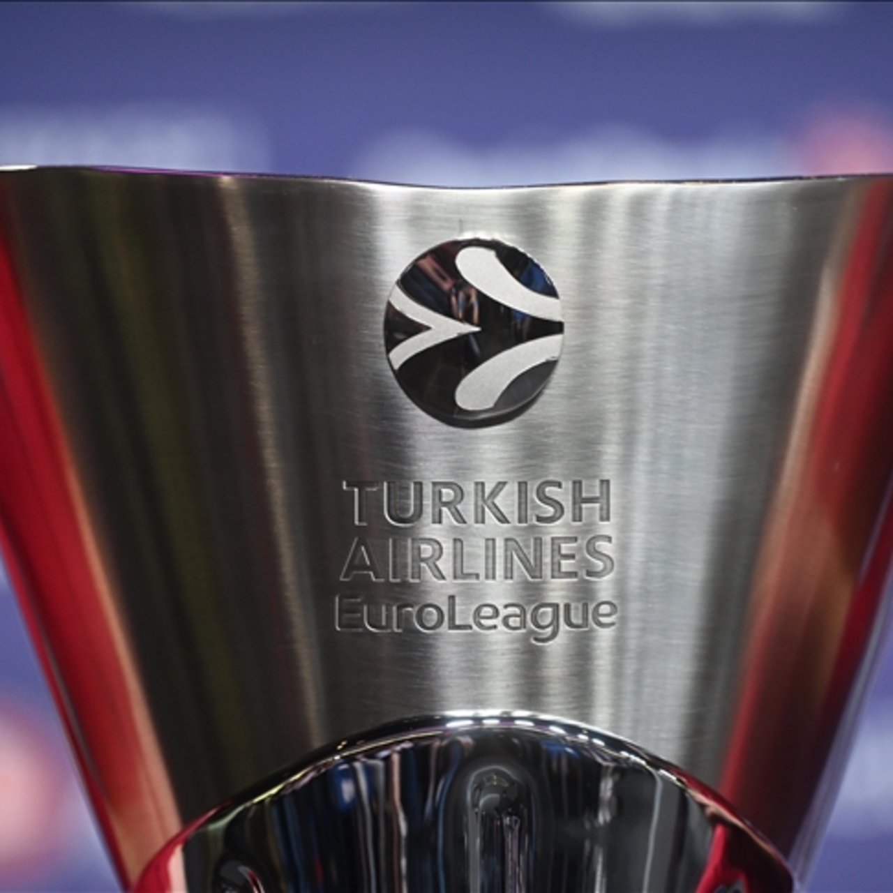 Fenerbahçe Beko'nun kupaları Rotterdam'da
