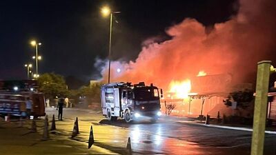 Balıkçı barınağında yangın: 5 iş yeri hasar gördü