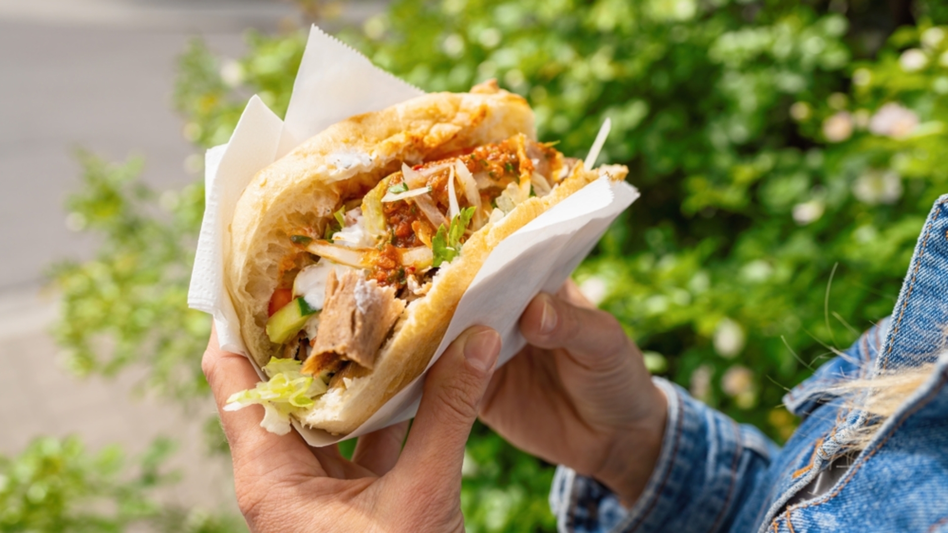 Almanya'da Döner Krizi: Grev Sonrası Fiyatlar 10 Euro'yu Aşabilir!
