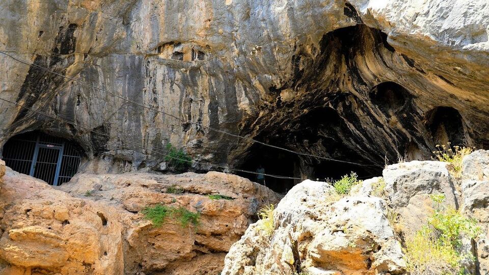 Karain Mağarası nerede?