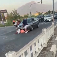 Çarptığı kadının üzerinden geçip kaçmaya çalıştı!