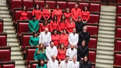 İtalyan vekiller parlamentoda Filistin renkleriyle