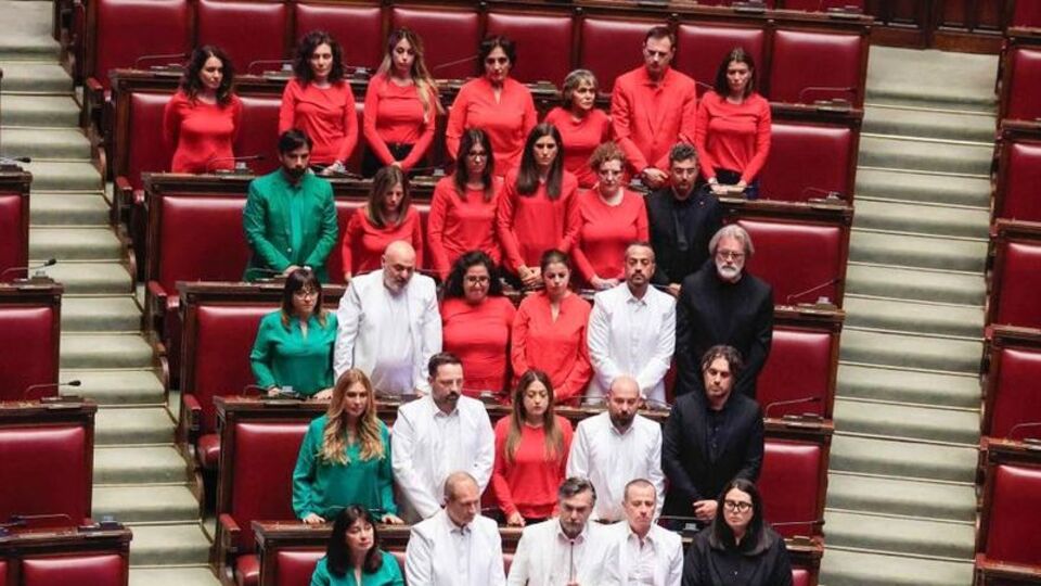 İtalyan vekiller parlamentoda Filistin renkleriyle