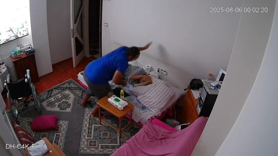 Şizofreni hastası doktordan vahşet!