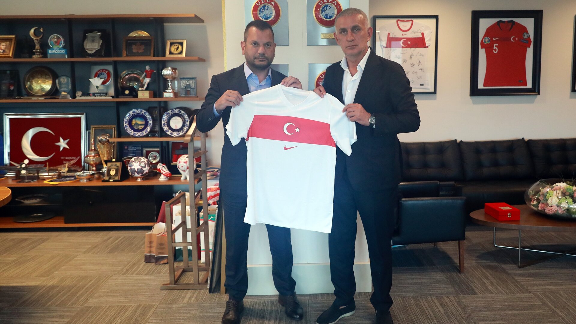 Kulüpler Birliği Başkanı Doğan'dan TFF Başkanı Hacıosmanoğlu'na Sürpriz Ziyaret: Futbol Dünyasında Hareketlilik