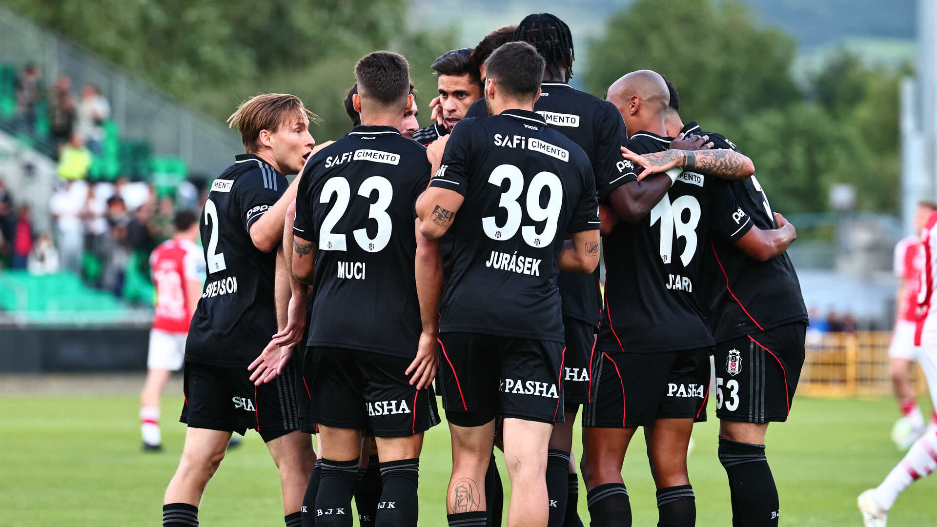 Beşiktaş, St. Patrick's'i 4-1 Mağlup Etti: Siyah-Beyazlılar Avrupa Yolunda!