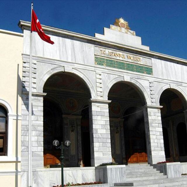 İstanbul Valiliği'nden polislerin alkollü kişiye müdahalesine ilişkin açıklama