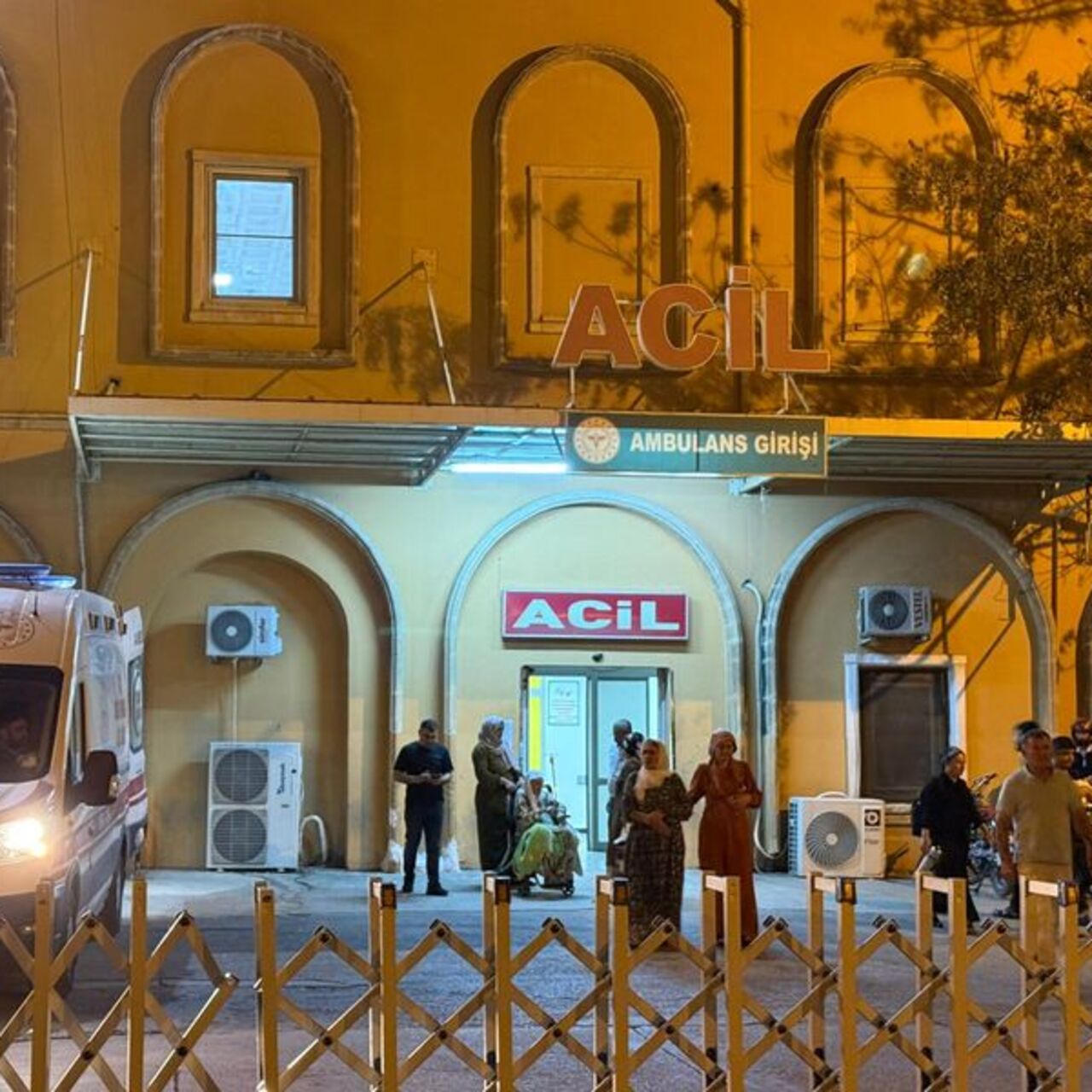 Evi basıp ateş açtılar! 2 kişi öldü!