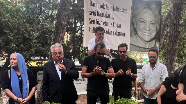 Mezarı başında anıldı