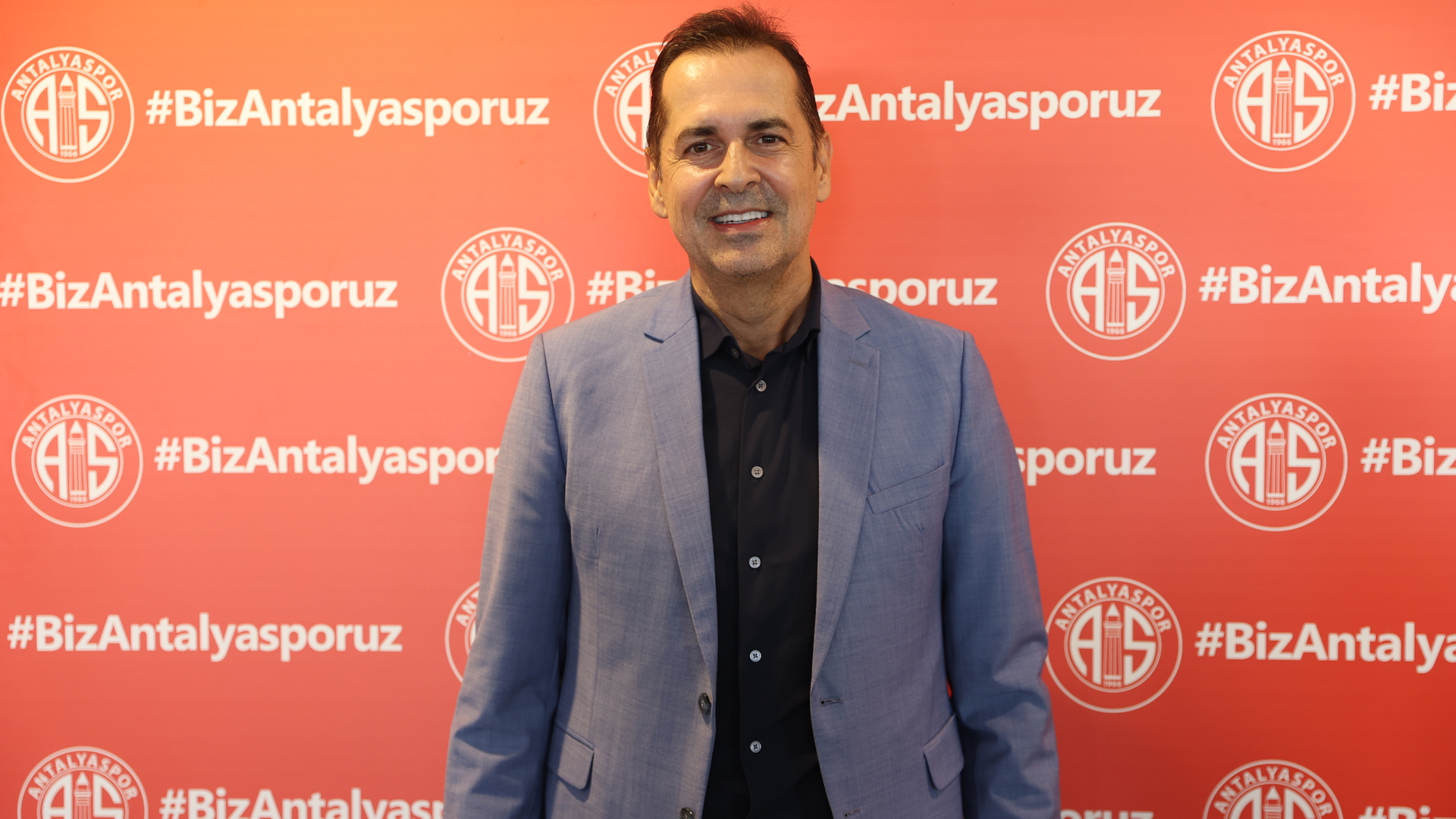 Antalyaspor Başkanı Rıza Çalımbay'dan Taraftarlara Sıcak Mesaj: 'Siz Olmadan Asla!'