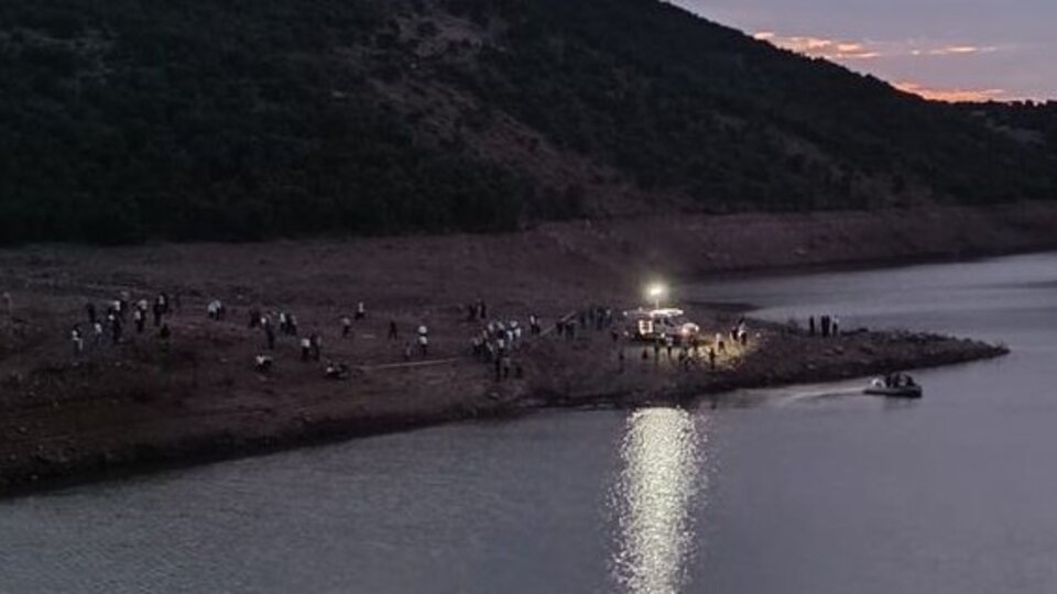 Serinlemek için baraj gölüne giren genç boğuldu