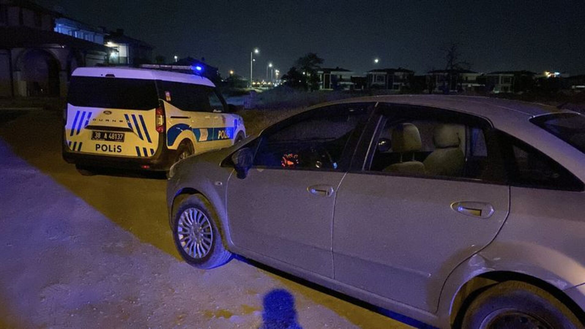 Yaşı Küçük Ehliyetsiz Sürücü, Polis Kovaladıktan Sonra Yakalandı!