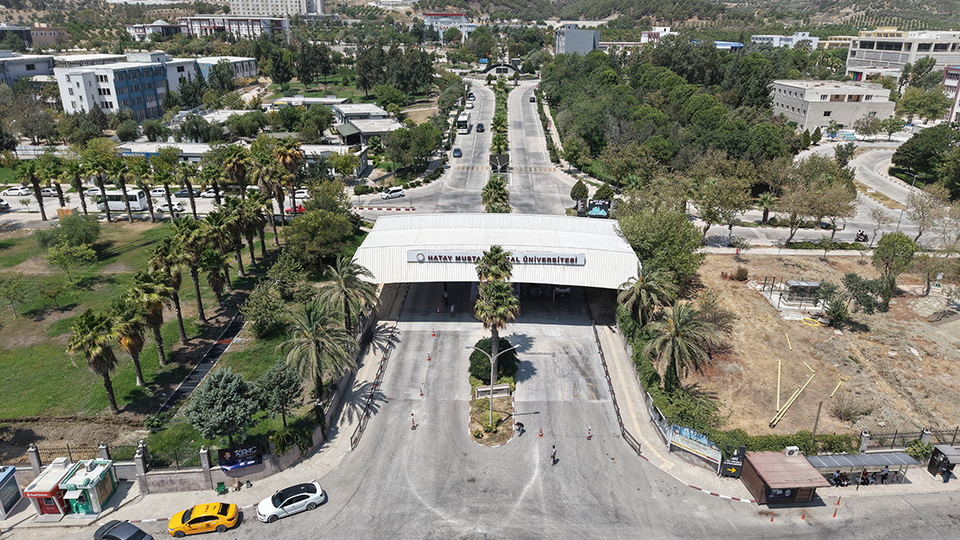 Depremden etkilenen Hatay Mustafa Kemal Üniversitesi yüz yüze eğitime hazırlanıyor