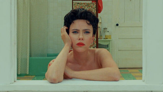 Kurtları korkutan kadın: Scarlett Johansson!