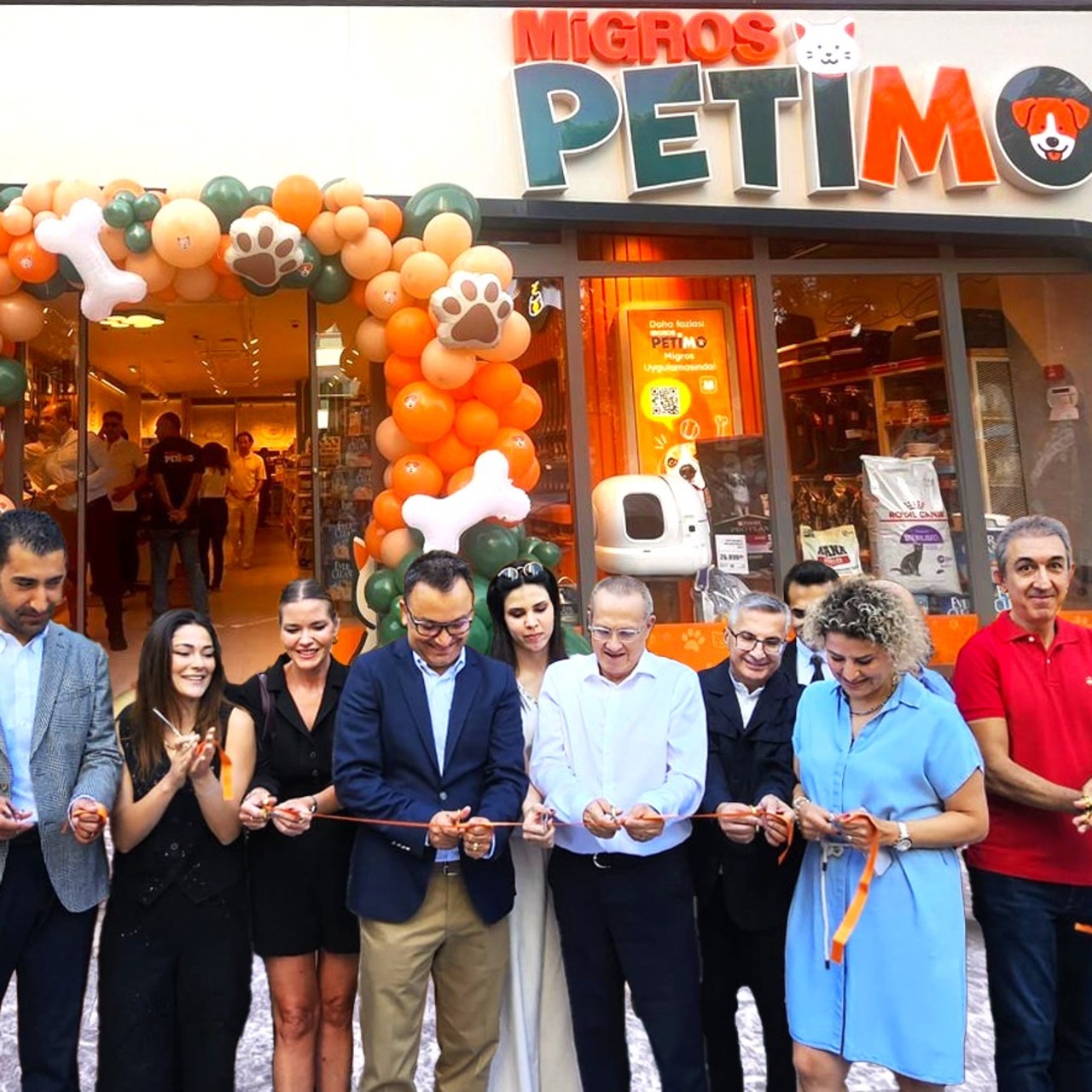 Migros'un evcil hayvan ürünlerine özel ilk mağazası Petimo açıldı