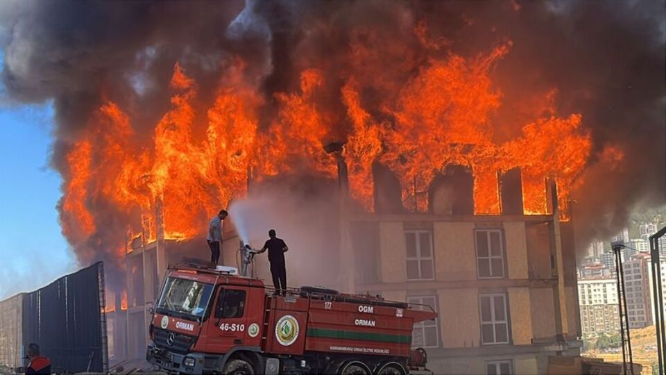 Lojman inşaatında yangın!