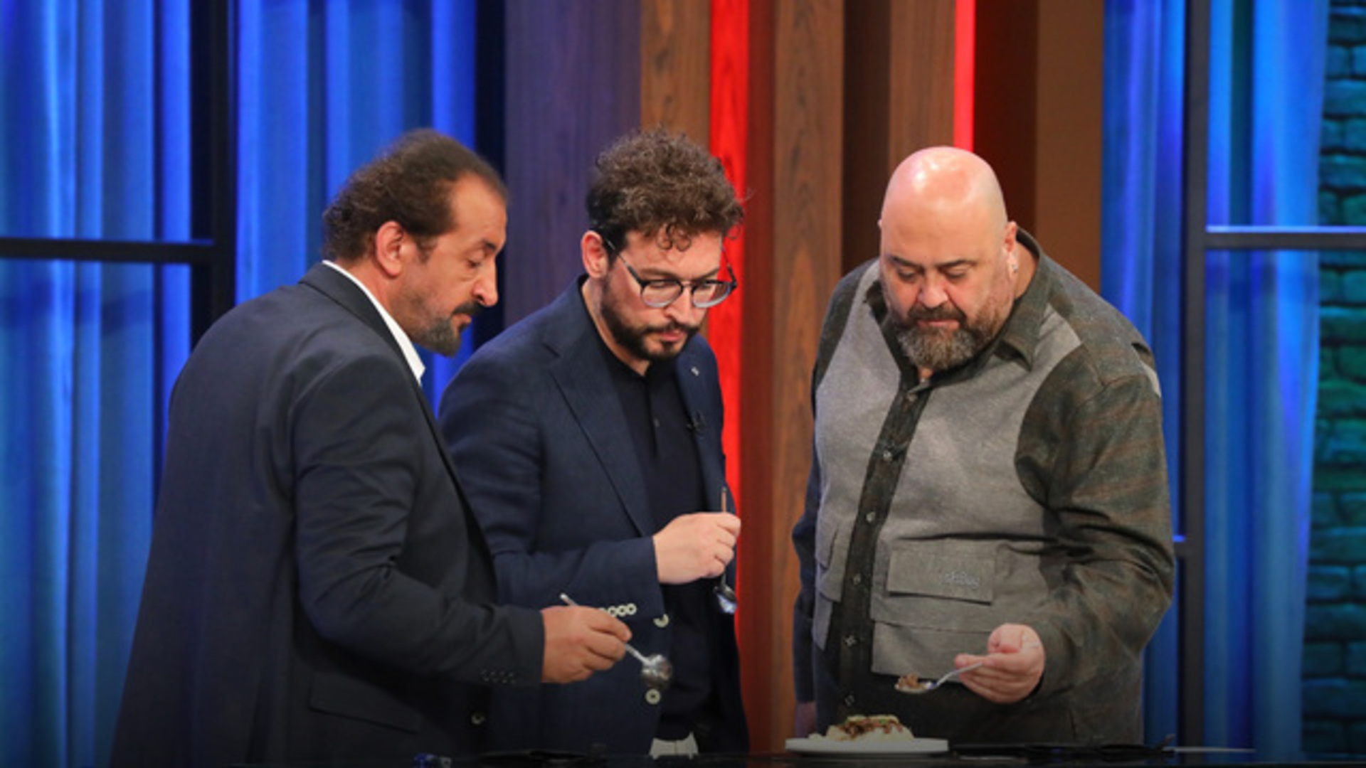 MasterChef Türkiye'de Kaptanlık Oyunu Şaşırttı! Mavi Takımın Lideri Belli Oldu