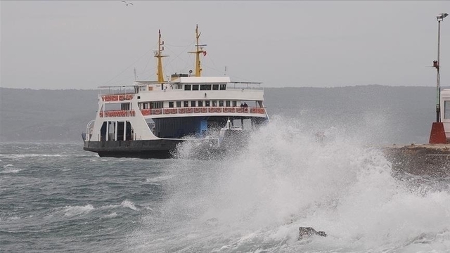 Güney Marmara'da feribot seferleri iptal edildi