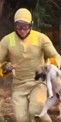 Alevlerden böyle kurtardı!