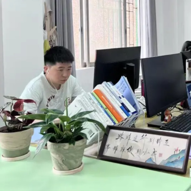 Çin'in işsiz gençleri neden iş sahibiymiş gibi davranıyor?