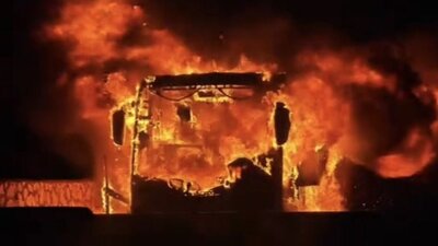 Hatay'da yanan yolcu otobüsü küle döndü