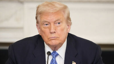 Trump, Çin'e yönelik yüksek tarifeleri 90 gün daha erteledi