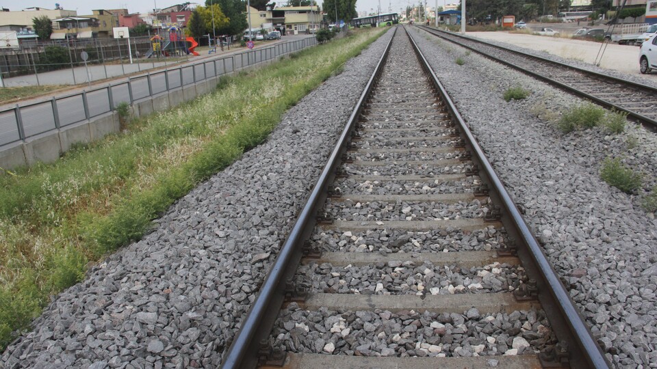 Tren seferlerine düzenleme ve elektrik hatlarına tedbir