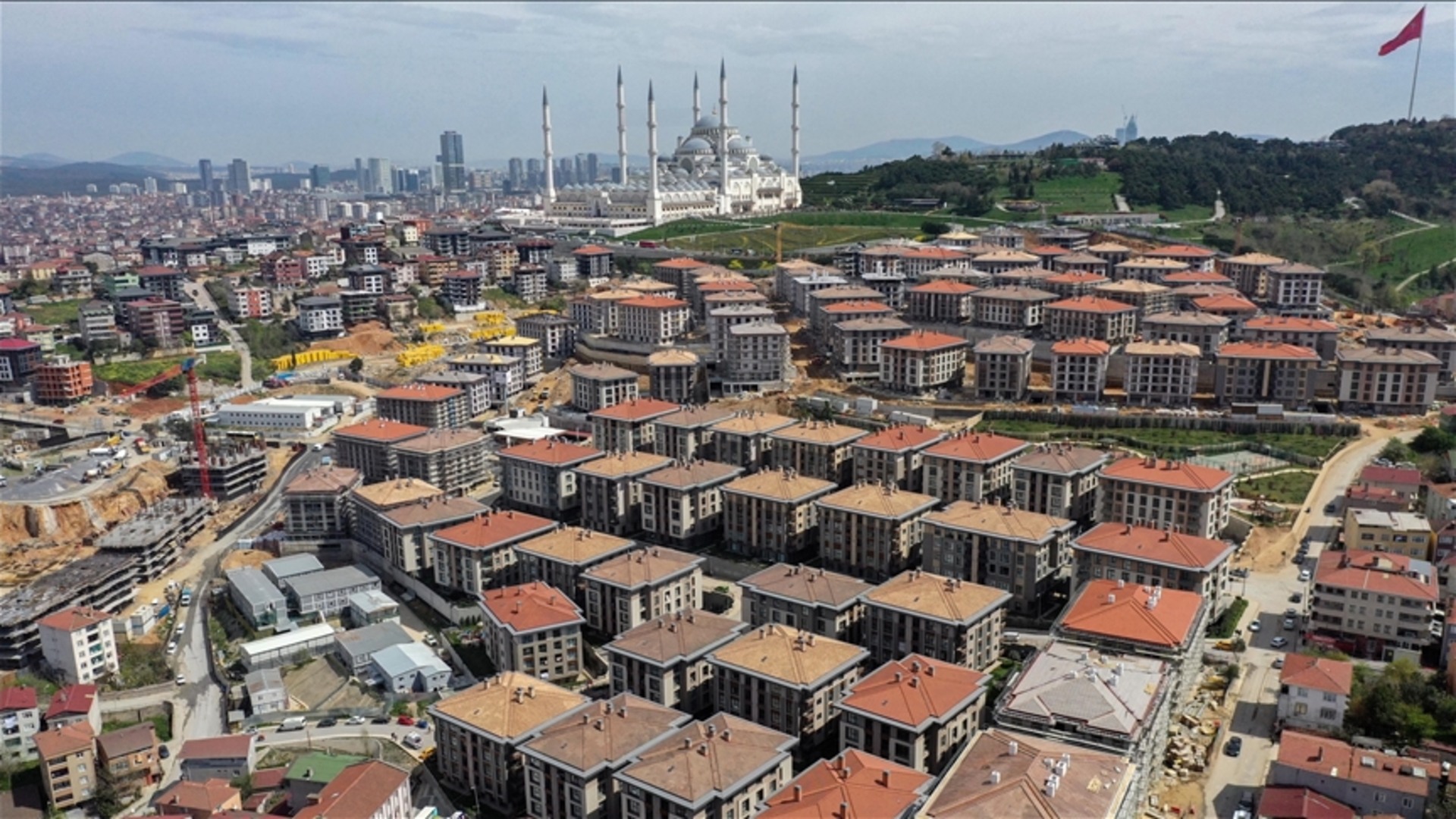 1 Milyon 875 Bin TL Hibe Desteği! 'Yarısı Bizden' Kampanyasıyla İşletmelere Can Suyu
