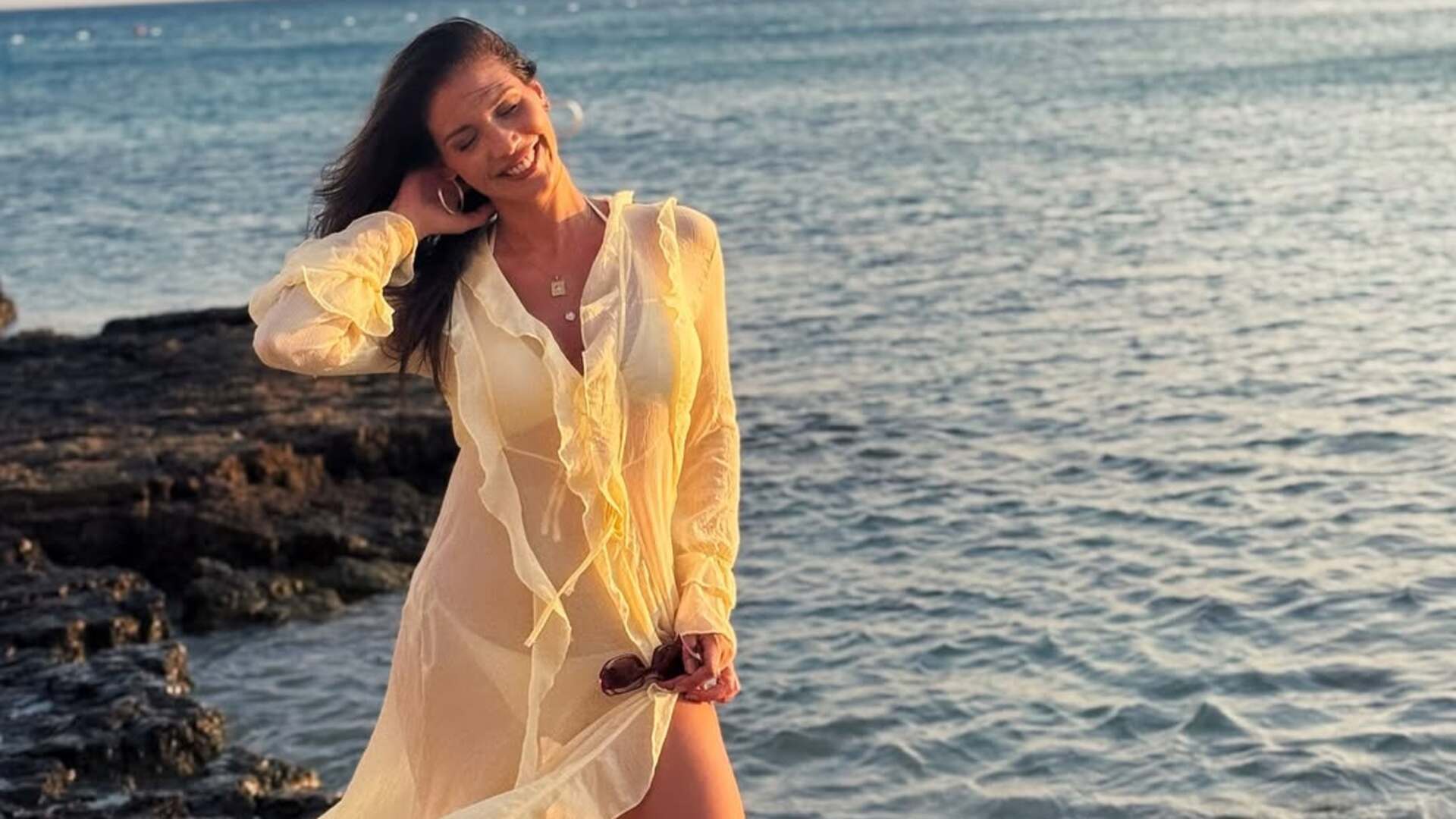 Ebru Şahin'in Muhteşem Tatil Paylaşımı: Sosyal Medya Alev Alev!